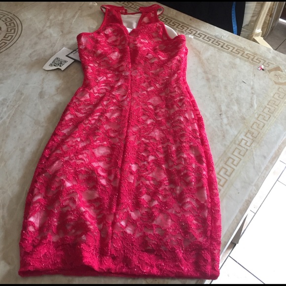 Esmerald  Sundae - Picture 1 of 6